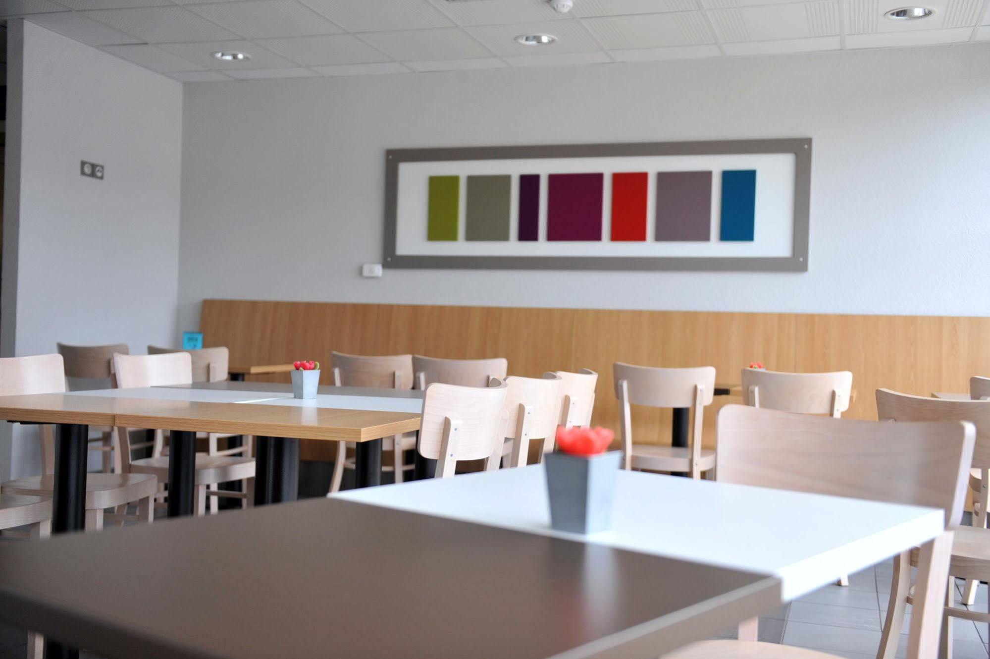 Hotel Inn Design Vierzon - Ex B&B Экстерьер фото